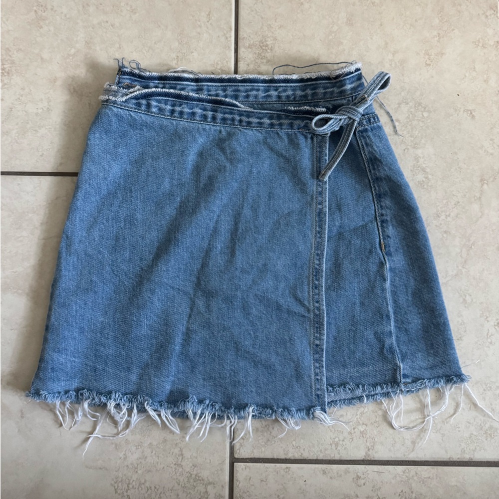 PacSun Light Blue Denim Skirt with Frayed Edges - Picture 1 of 3